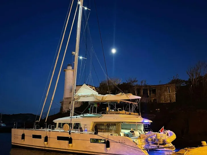 LADY RACHEL - Exterior LADY RACHEL - Exterior