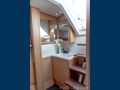 LUCKY CLOVER Lagoon 52 - master cabin bathroom