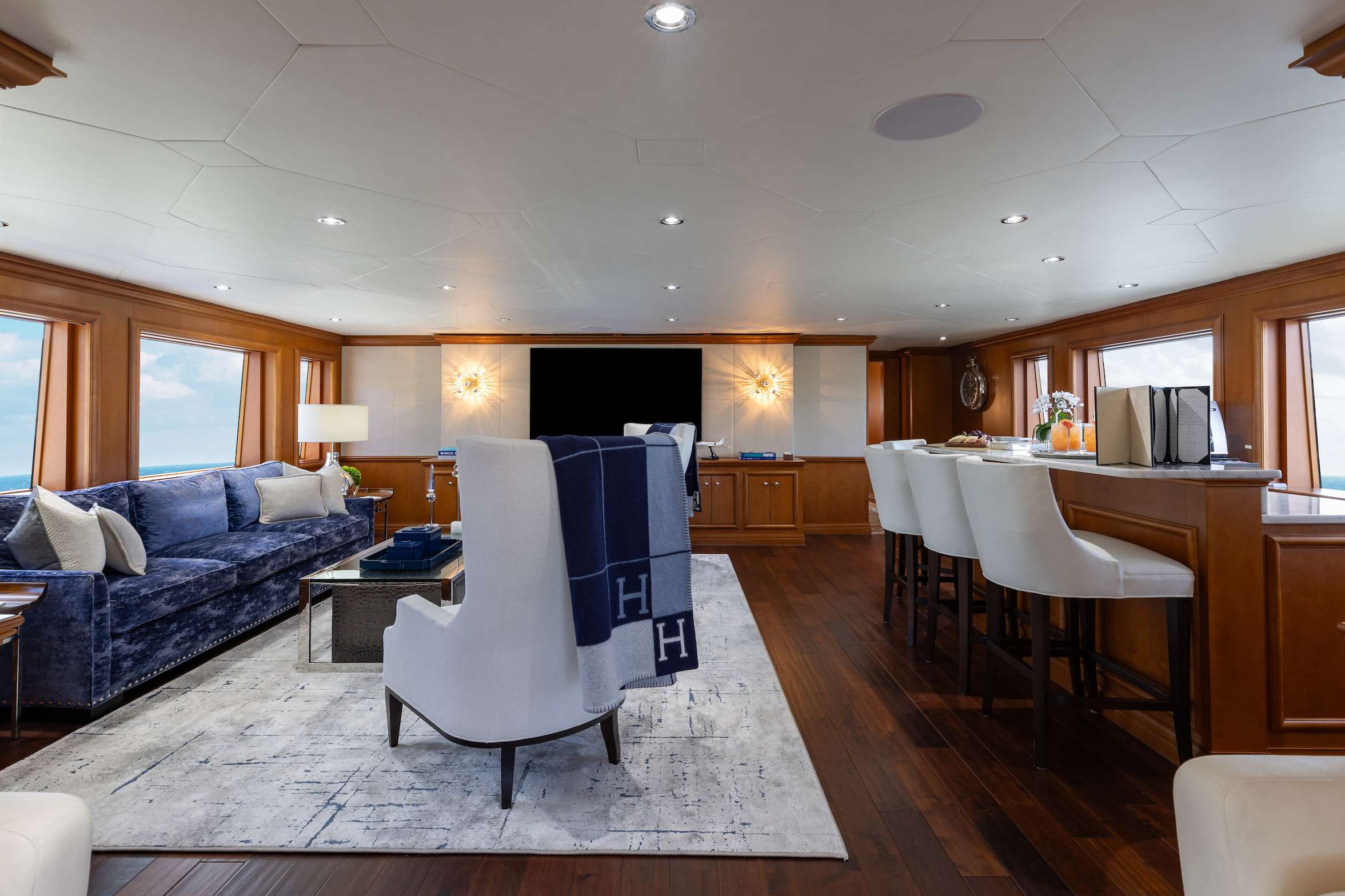 Charter Yacht M3 - Intermarine Savannah 147 - 5 Cabins - Nassau - Exumas - Bahamas