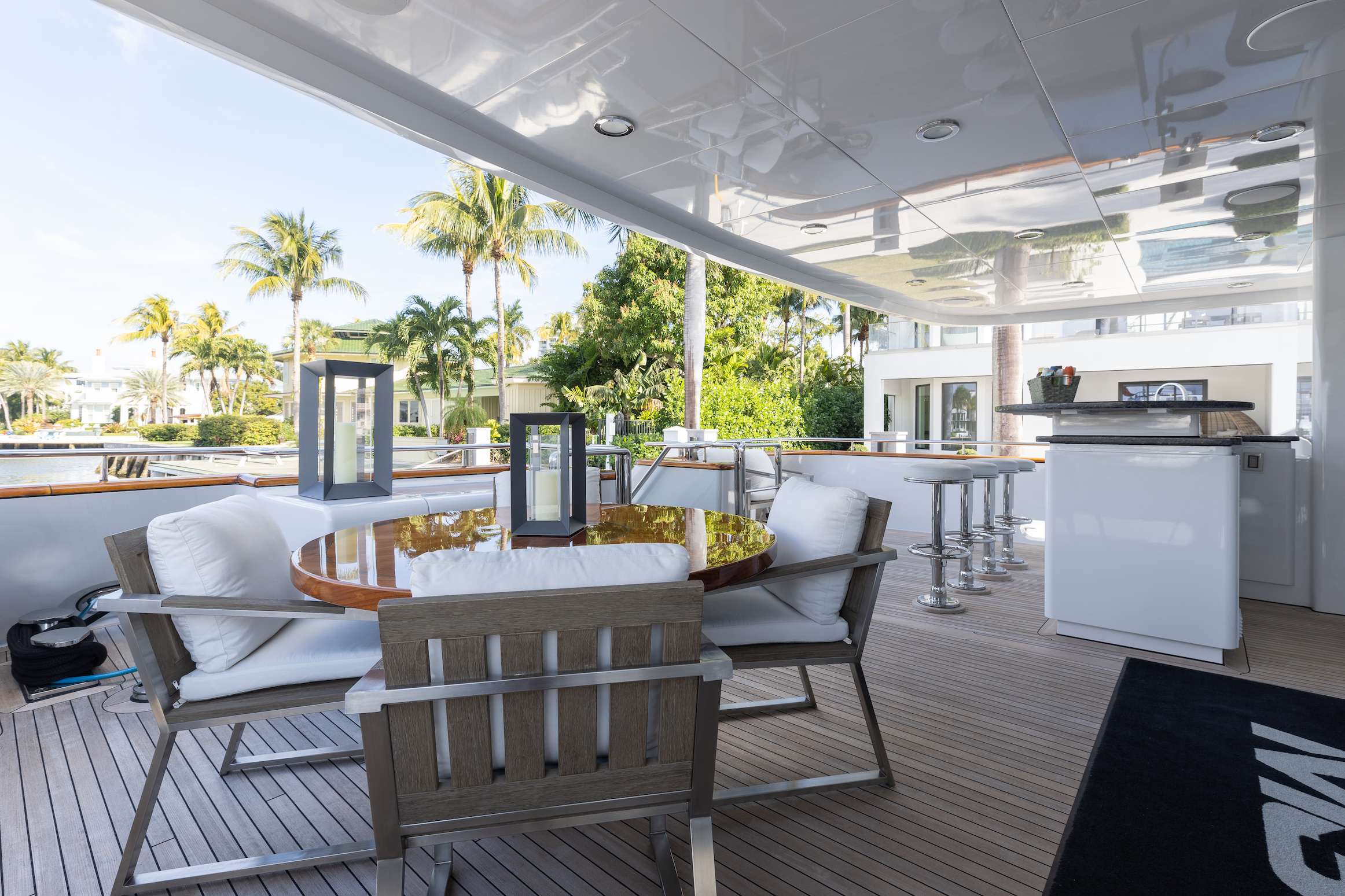 Charter Yacht M3 - Intermarine Savannah 147 - 5 Cabins - Nassau - Exumas - Bahamas