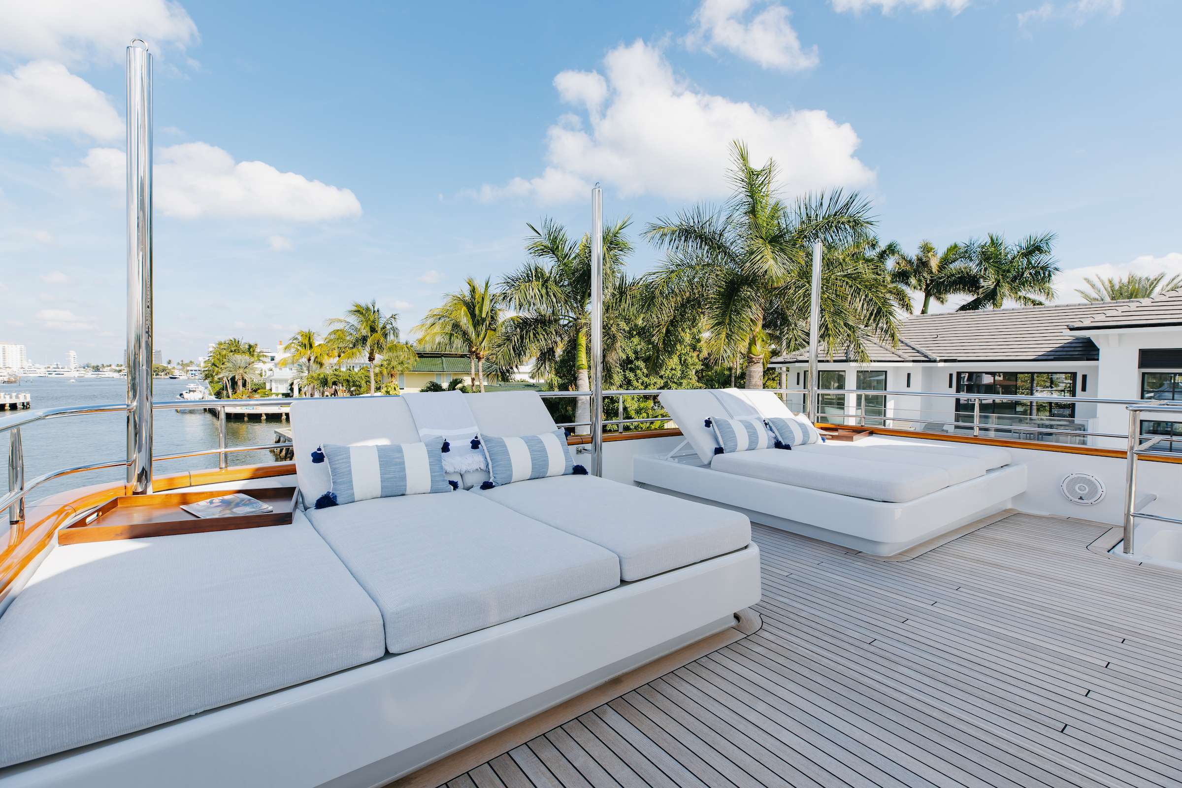 Charter Yacht M3 - Intermarine Savannah 147 - 5 Cabins - Nassau - Exumas - Bahamas