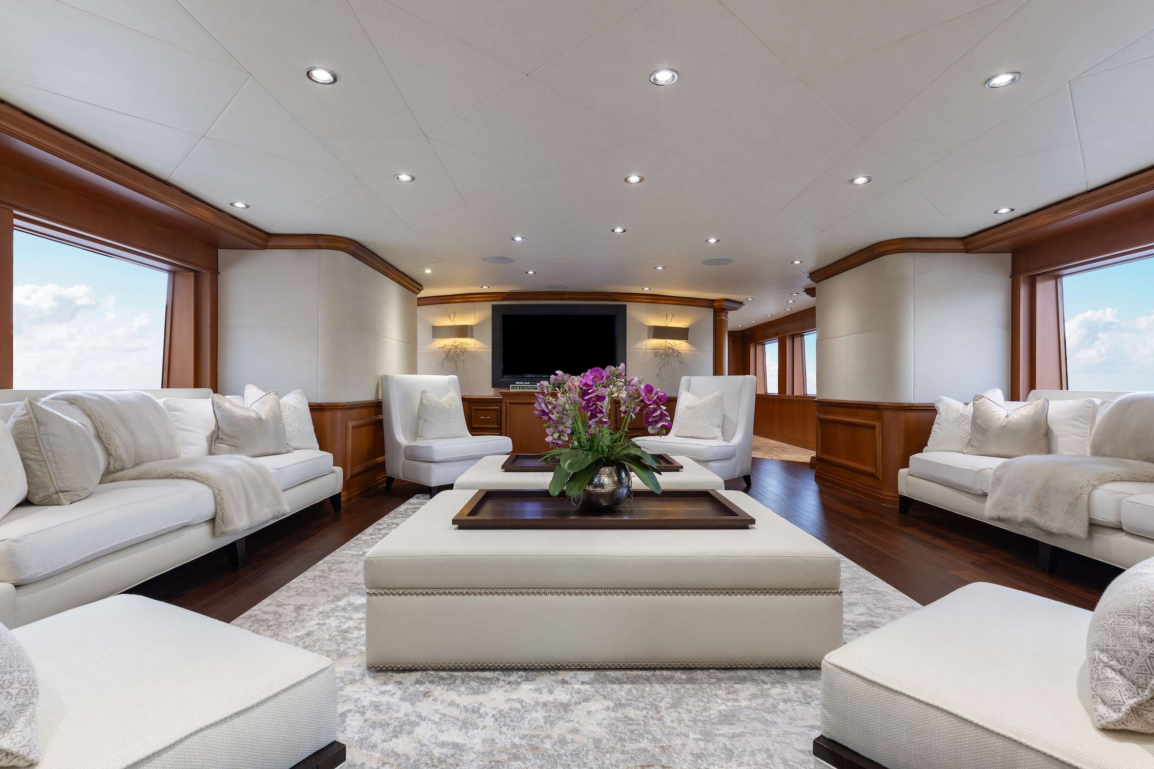 Charter Yacht M3 - Intermarine Savannah 147 - 5 Cabins - Nassau - Exumas - Bahamas