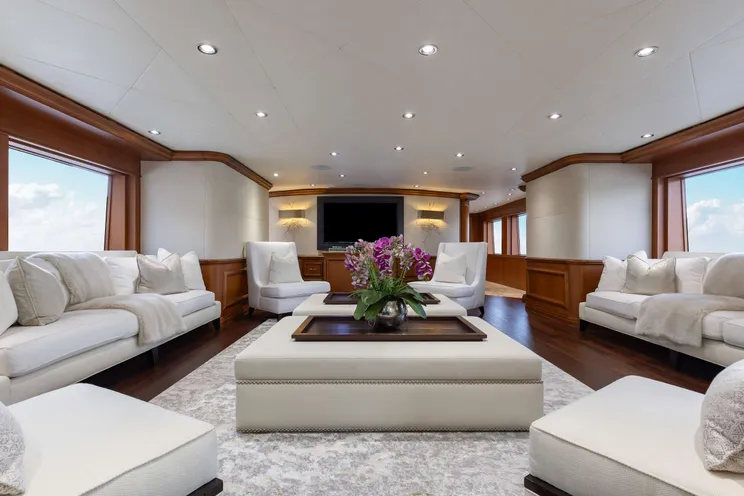 Charter Yacht M3 - Intermarine Savannah 147 - 5 Cabins - Nassau - Exumas - Bahamas