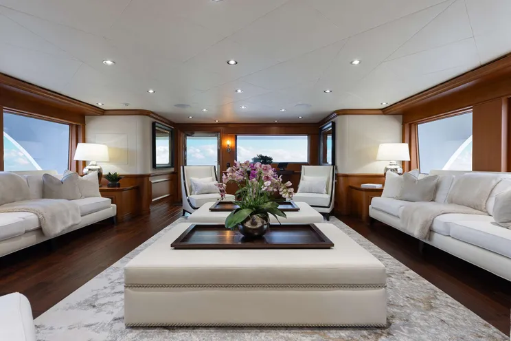 Charter Yacht M3 - Intermarine Savannah 147 - 5 Cabins - Nassau - Exumas - Bahamas