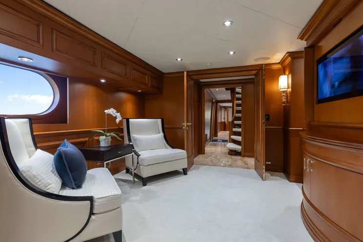 Charter Yacht M3 - Intermarine Savannah 147 - 5 Cabins - Nassau - Exumas - Bahamas