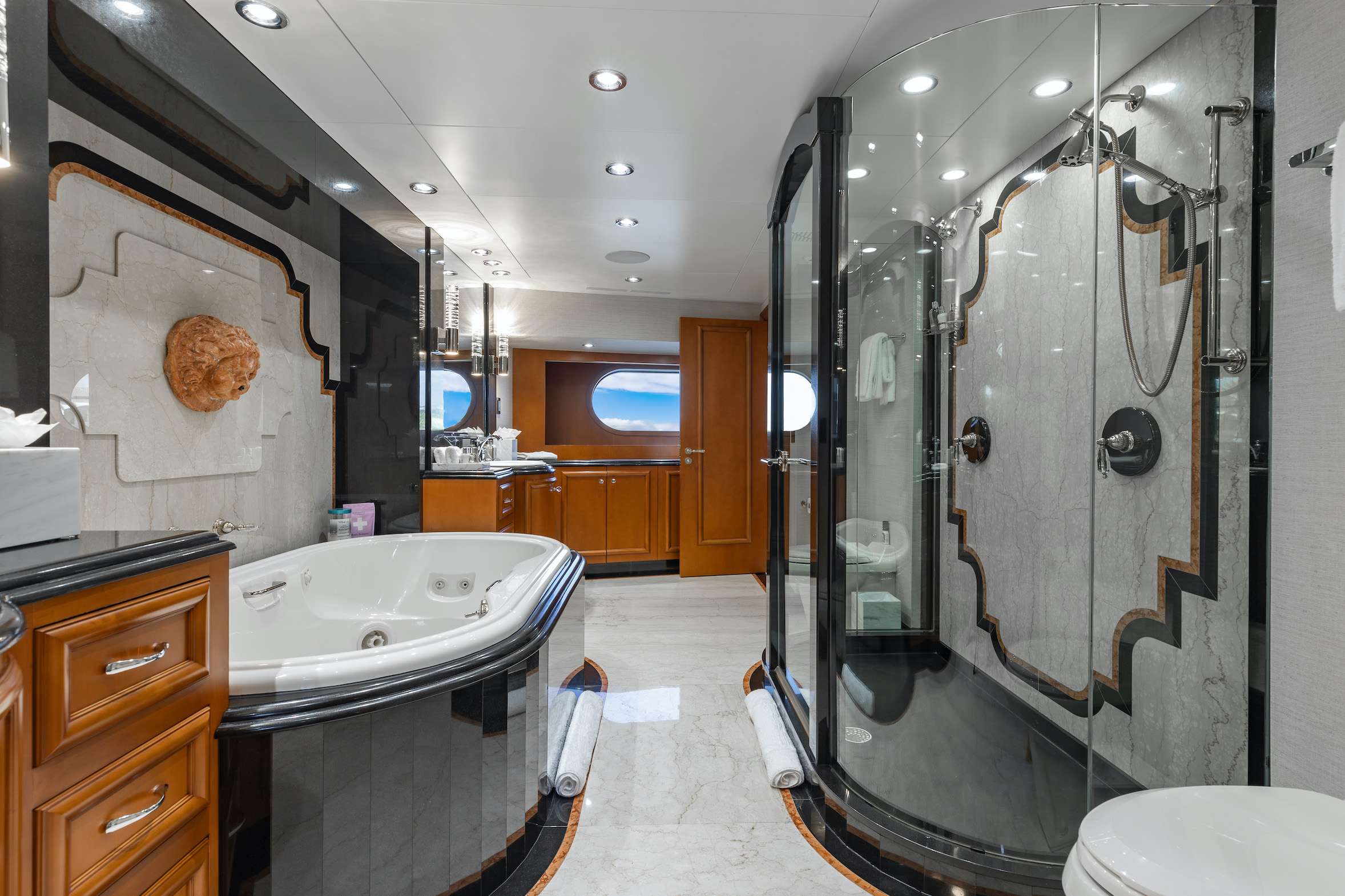 Charter Yacht M3 - Intermarine Savannah 147 - 5 Cabins - Nassau - Exumas - Bahamas