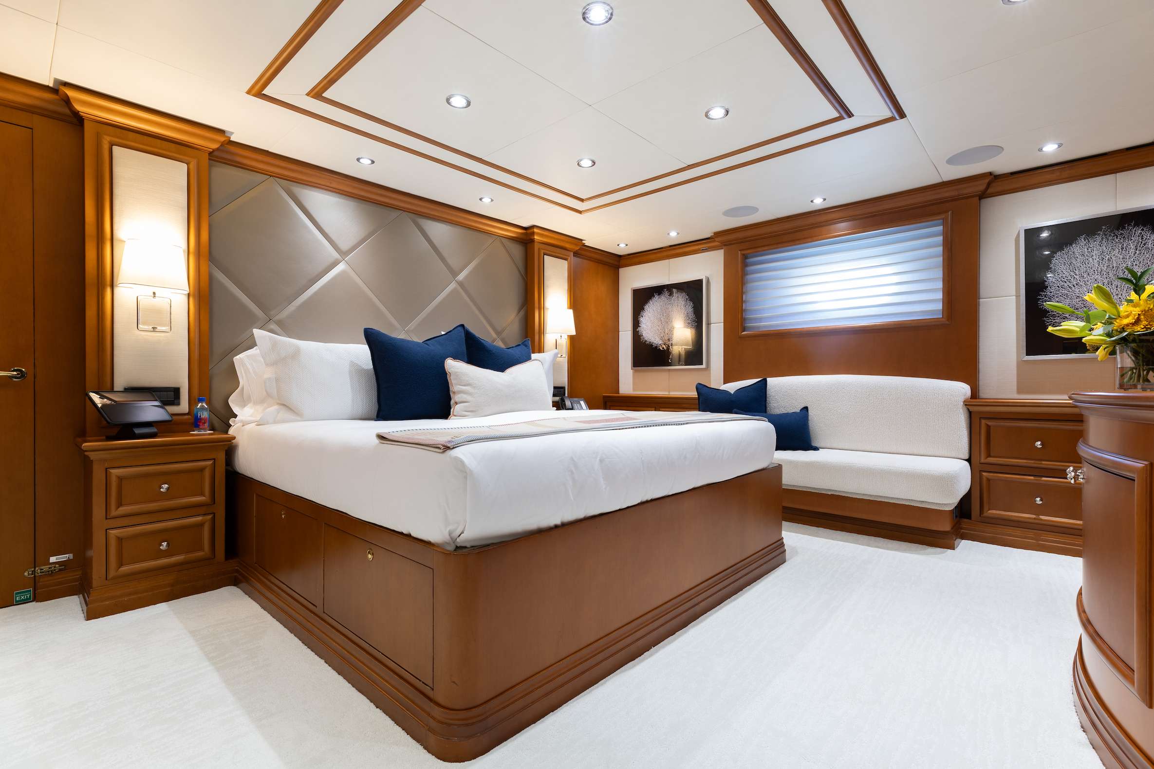 Charter Yacht M3 - Intermarine Savannah 147 - 5 Cabins - Nassau - Exumas - Bahamas