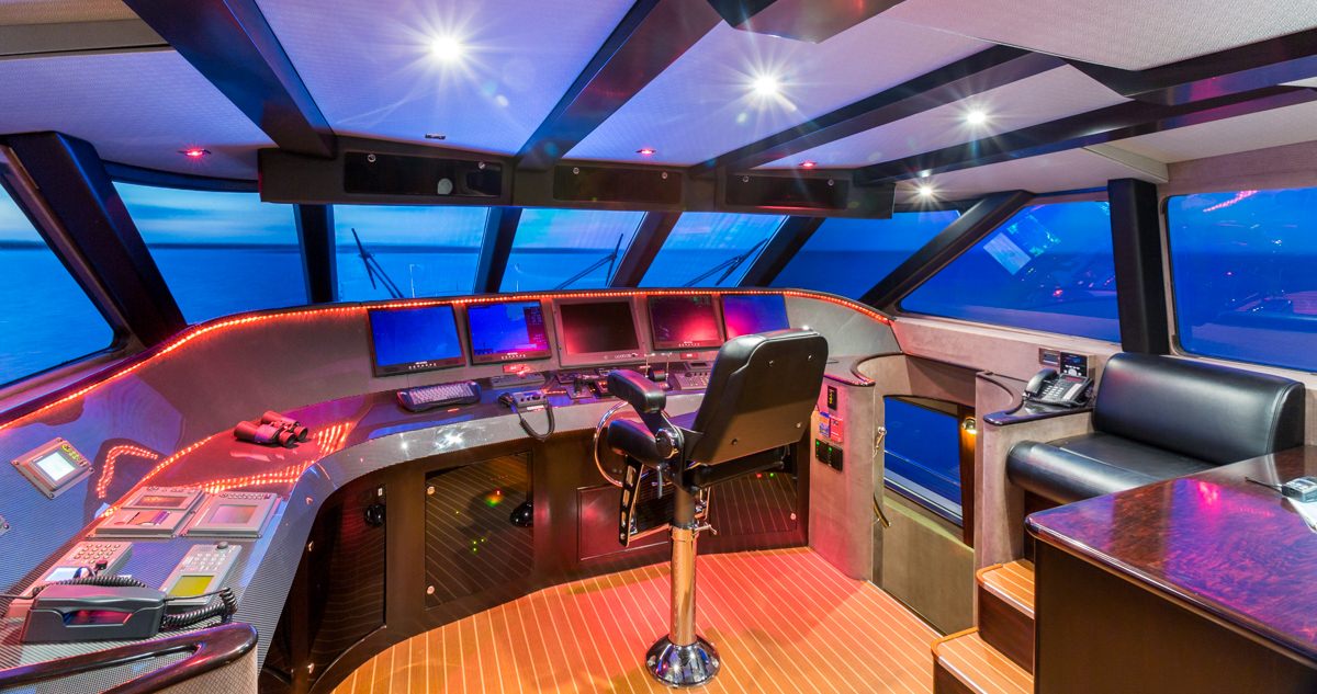 Charter Yacht UNBRIDLED - Crescent 115 - 4 Cabins - Nassau - Exumas - Staniel Cay - Bahamas