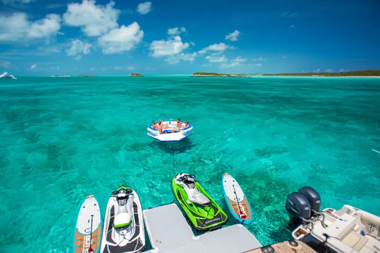 Charter Yacht UNBRIDLED - Crescent 115 - 4 Cabins - Nassau - Exumas - Staniel Cay - Bahamas