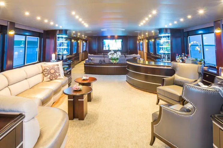 Charter Yacht UNBRIDLED - Crescent 115 - 4 Cabins - Nassau - Exumas - Staniel Cay - Bahamas