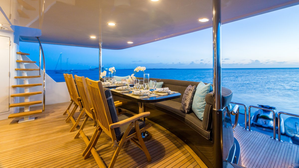 Charter Yacht UNBRIDLED - Crescent 115 - 4 Cabins - Nassau - Exumas - Staniel Cay - Bahamas