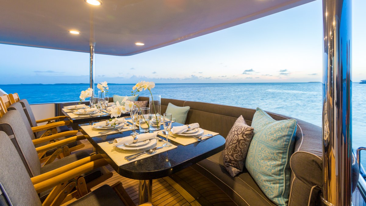 Charter Yacht UNBRIDLED - Crescent 115 - 4 Cabins - Nassau - Exumas - Staniel Cay - Bahamas