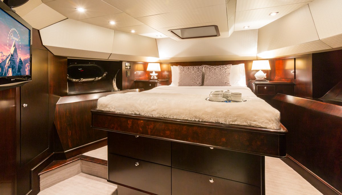 Charter Yacht UNBRIDLED - Crescent 115 - 4 Cabins - Nassau - Exumas - Staniel Cay - Bahamas