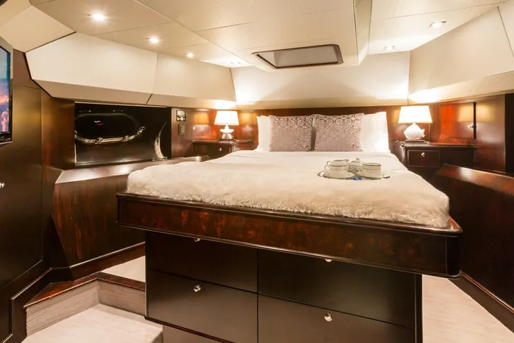 Charter Yacht UNBRIDLED - Crescent 115 - 4 Cabins - Nassau - Exumas - Staniel Cay - Bahamas