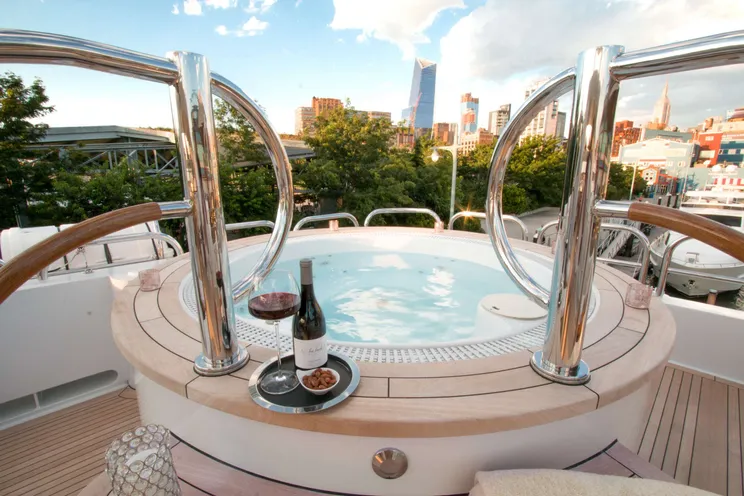 Charter Yacht ASPEN ALTERNATIVE - Trinity Yachts 164 - 5 Cabins - Bahamas - Nassau - Alaska - Costa Rica