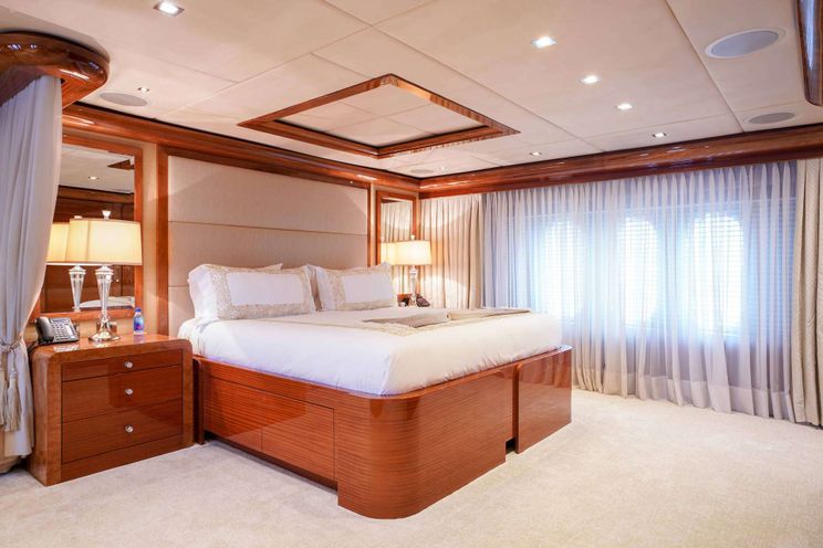 Charter Yacht ASPEN ALTERNATIVE - Trinity Yachts 164 - 5 Cabins - Bahamas - Nassau - Alaska - Costa Rica