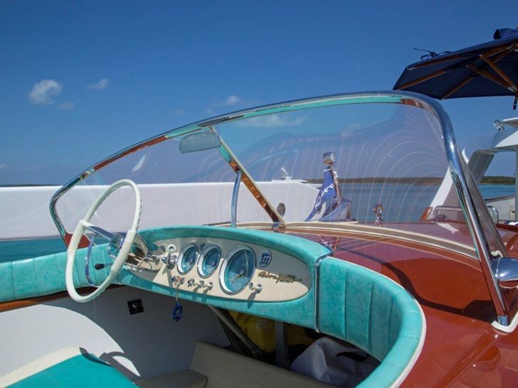 LADY VICTORIA Feadship 120 - tender helm LADY VICTORIA Feadship 120 - tender helm