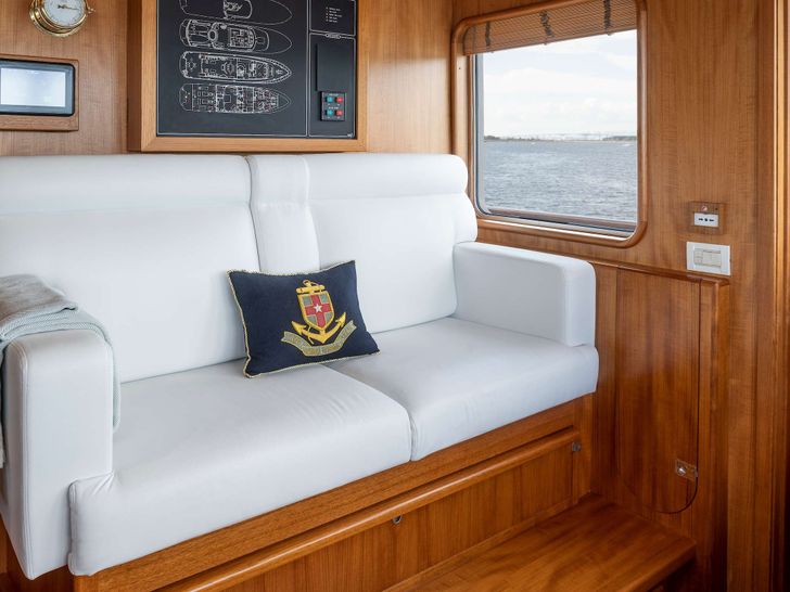LADY VICTORIA Feadship 120 - seating area