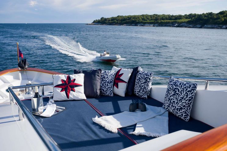 Charter Yacht LADY VICTORIA - Feadship 120 - 4 Cabins - Nassau - Exumas - Bahamas