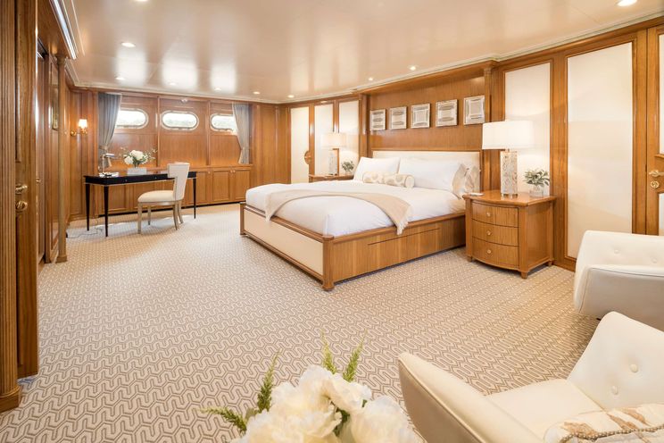 Charter Yacht LADY VICTORIA - Feadship 120 - 4 Cabins - Nassau - Exumas - Bahamas