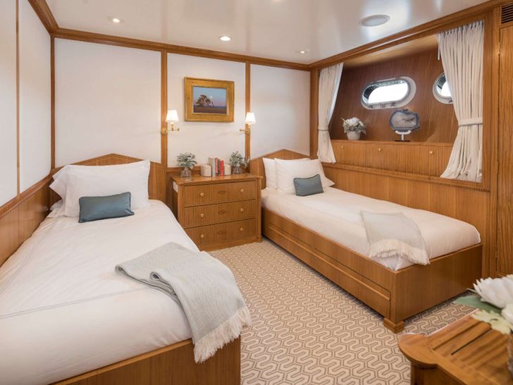 LADY VICTORIA Feadship 120 - twin cabin