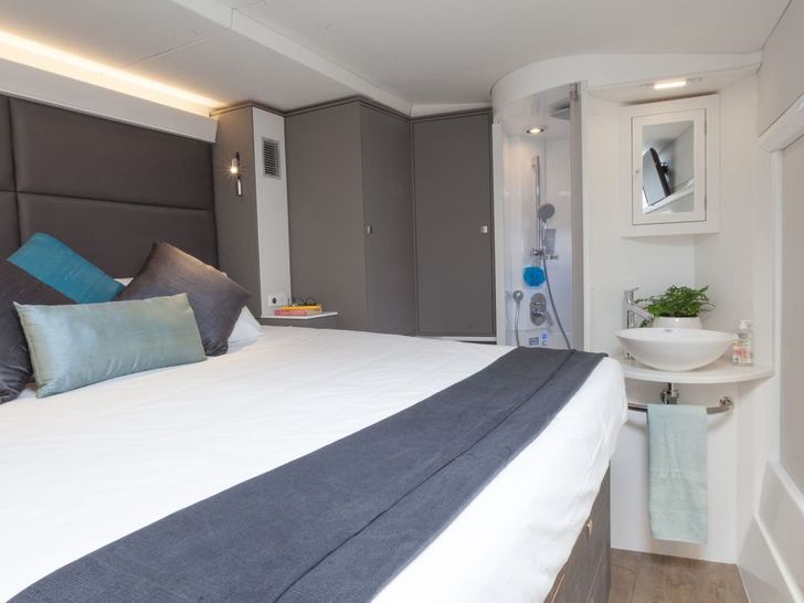 OUT OF OFFICE Blue Ocean 65 - Cabin 1 OUT OF OFFICE Blue Ocean 65 - Cabin 1