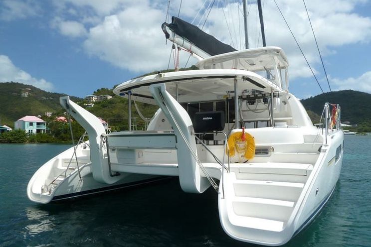 Charter Yacht ISLAND R&R - 3 Cabins - St Thomas