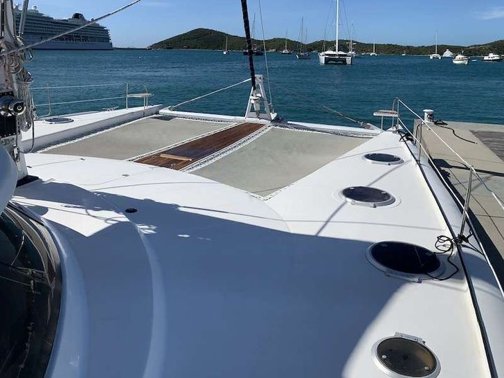 VIVO - Fore Deck VIVO - Fore Deck