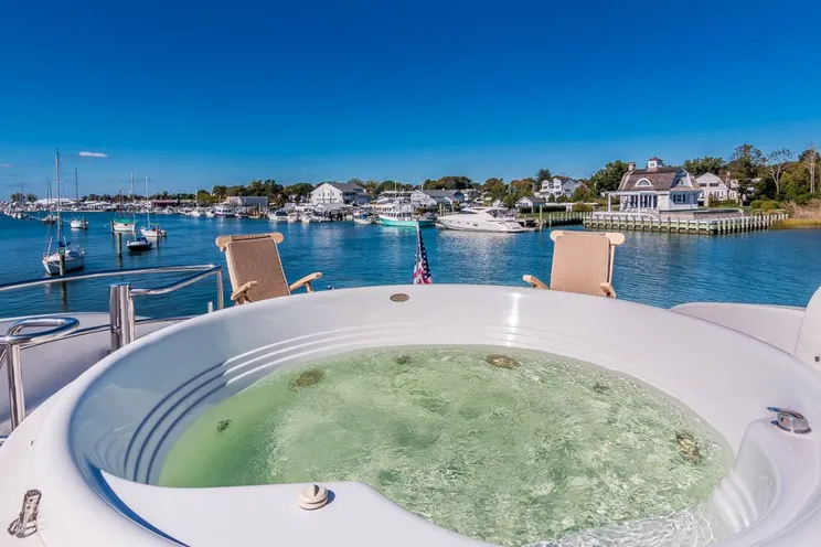 Charter Yacht CEDAR ISLAND - Lazarra 106 - 4 Cabins - Newport - Rhode Island - Long Island Sound - Nassau - Staniel Cay - Exumas