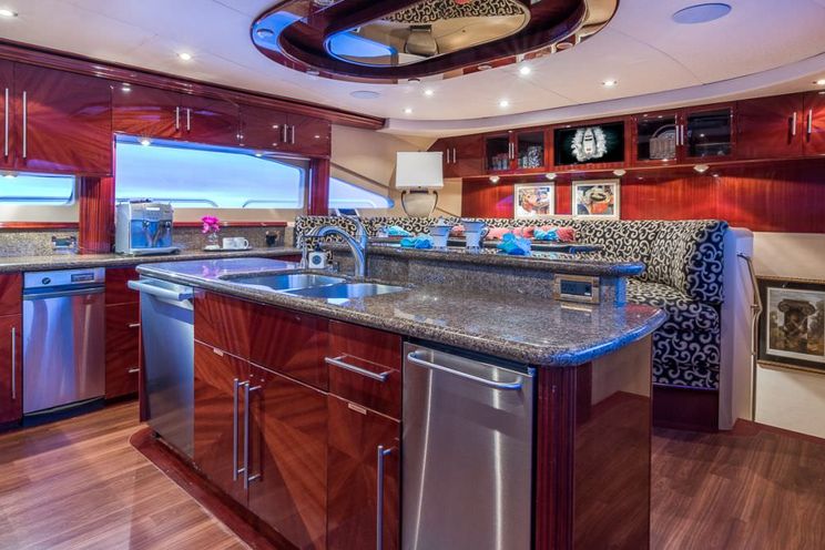 Charter Yacht CEDAR ISLAND - Lazarra 106 - 4 Cabins - Newport - Rhode Island - Long Island Sound - Nassau - Staniel Cay - Exumas