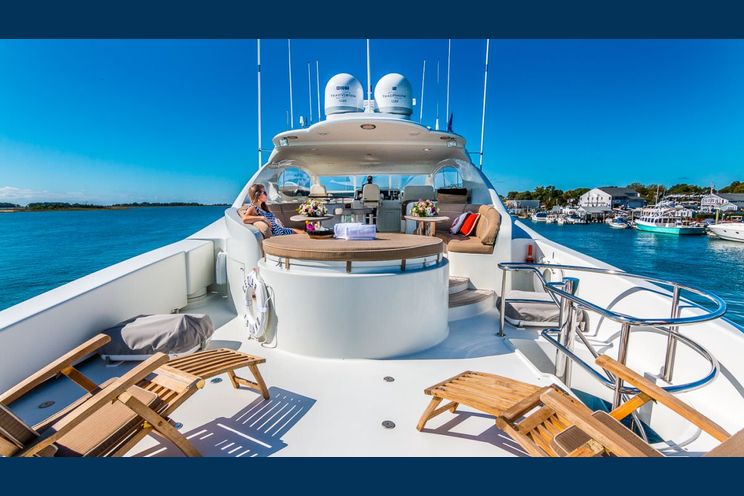 Charter Yacht CEDAR ISLAND - Lazarra 106 - 4 Cabins - Newport - Rhode Island - Long Island Sound - Nassau - Staniel Cay - Exumas