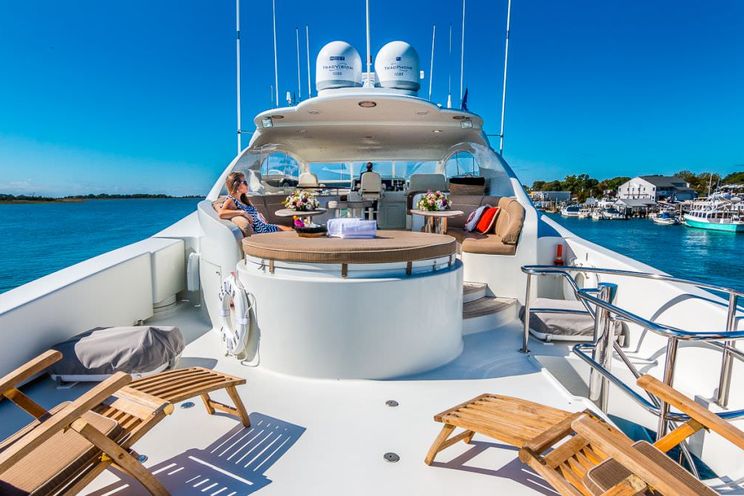 Charter Yacht CEDAR ISLAND - Lazarra 106 - 4 Cabins - Newport - Rhode Island - Long Island Sound - Nassau - Staniel Cay - Exumas