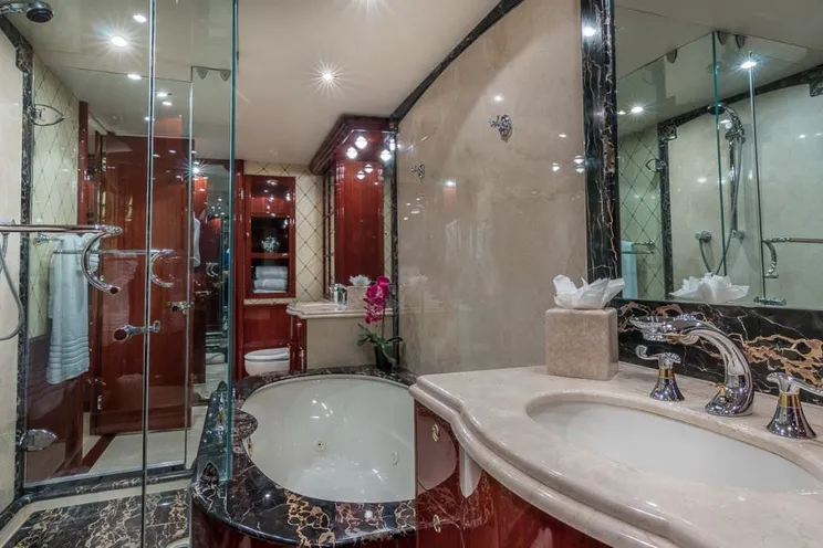 Charter Yacht CEDAR ISLAND - Lazarra 106 - 4 Cabins - Newport - Rhode Island - Long Island Sound - Nassau - Staniel Cay - Exumas