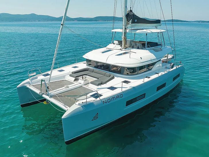 Lagoon 55 - At Anchor Lagoon 55 - At Anchor