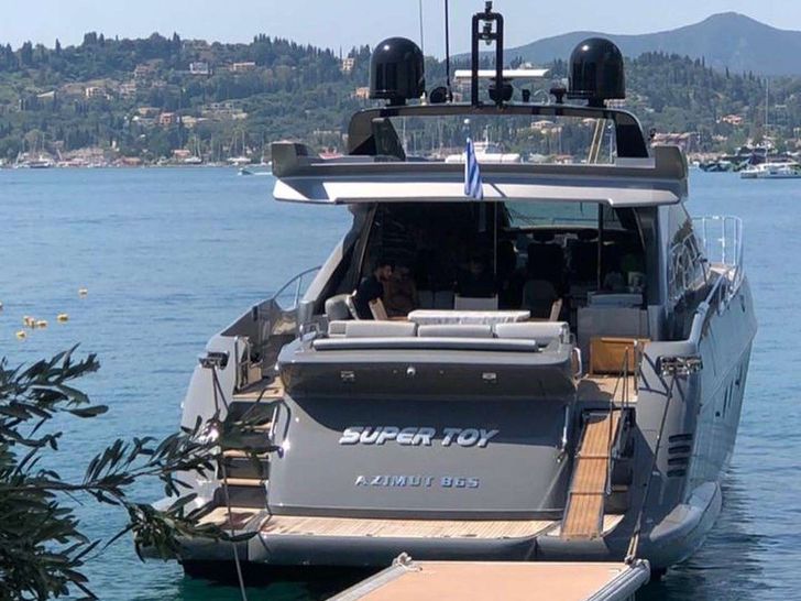 SUPER TOY Azimut 85 - aft shot SUPER TOY Azimut 85 - aft shot
