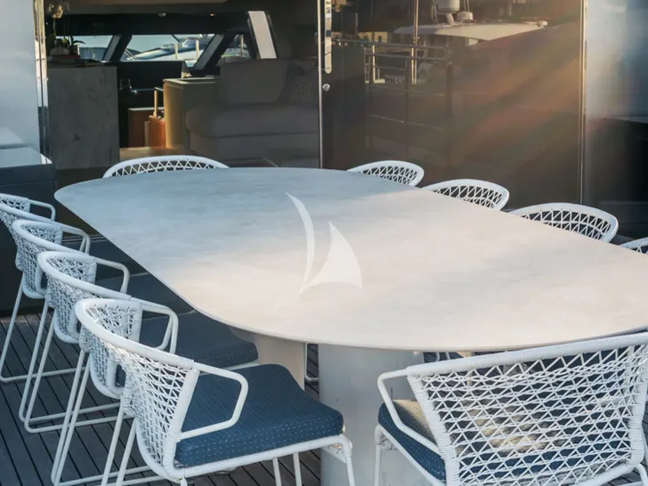 4A San Lorenzo 40m - sundeck alfresco dining area 4A San Lorenzo 40m - sundeck alfresco dining area