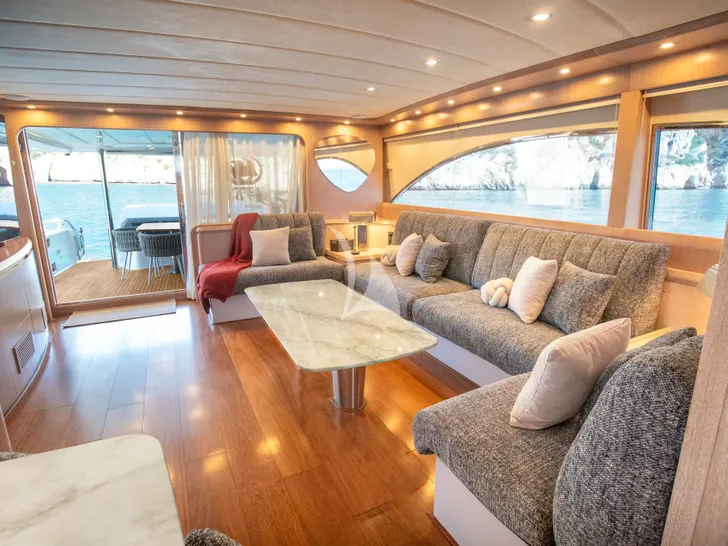 4T'S Astondoa 26m - saloon lounge 4T'S Astondoa 26m - saloon lounge