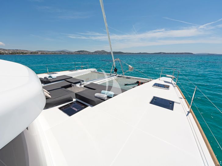 SUMMER STAR Lagoon 52 - foredeck SUMMER STAR Lagoon 52 - foredeck
