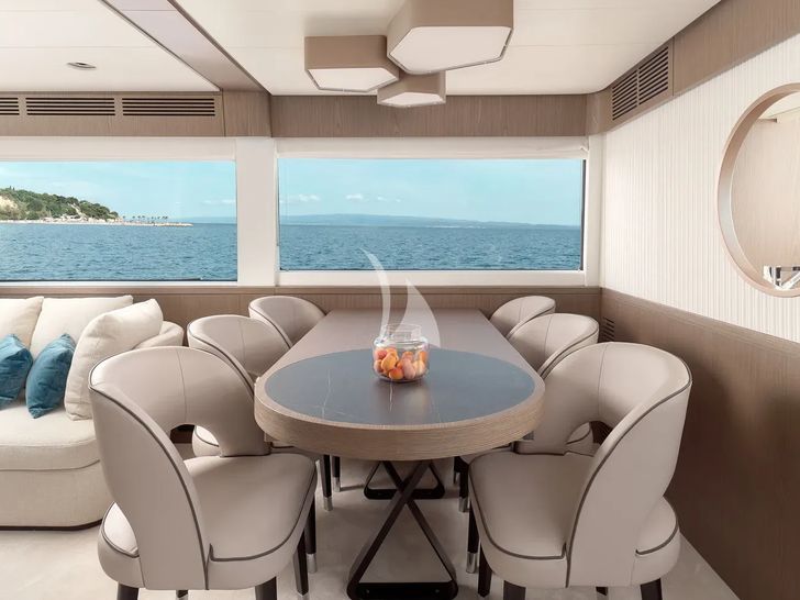 AMPARITO V Azimut Magellano 66 - indoor dining area AMPARITO V Azimut Magellano 66 - indoor dining area