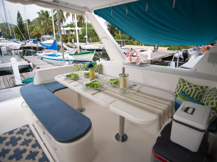 FREE INGWE Leopard 45 - aft deck FREE INGWE Leopard 45 - aft deck