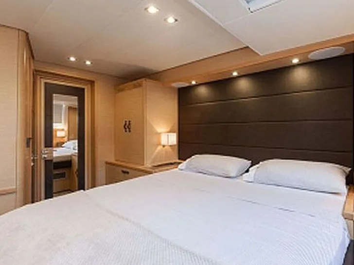 CUTE LITTLE CAT Lagoon 630 - VIP cabin CUTE LITTLE CAT Lagoon 630 - VIP cabin