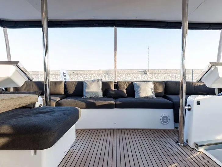 CUTE LITTLE CAT Lagoon 630 - aft deck seating CUTE LITTLE CAT Lagoon 630 - aft deck seating