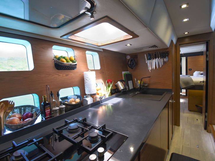 EUPHORIA Sunreef 60 Kitchen EUPHORIA Sunreef 60 Kitchen