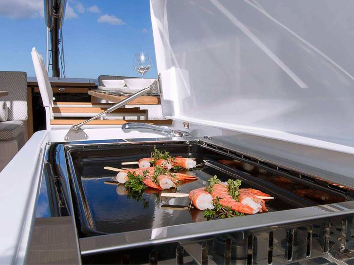 ALIZEE Hanse 675 - BBQ area ALIZEE Hanse 675 - BBQ area