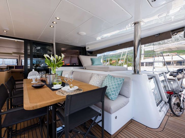 OPAL Lagoon 620 - main OPAL Lagoon 620 - main