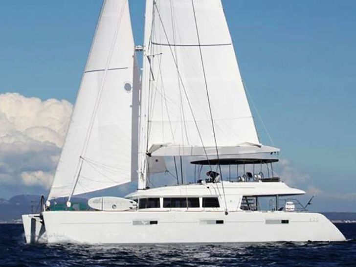 LADY M Lagoon 620 - main profile LADY M Lagoon 620 - main profile