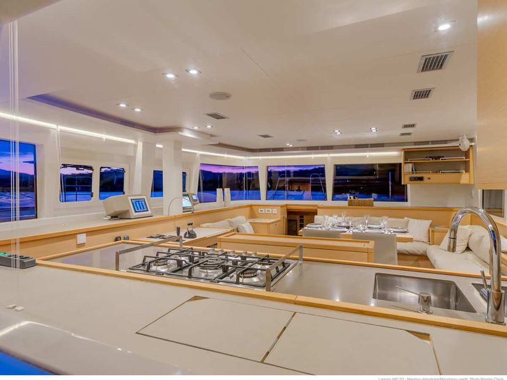 STARLIGHT Lagoon 560 galley STARLIGHT Lagoon 560 galley