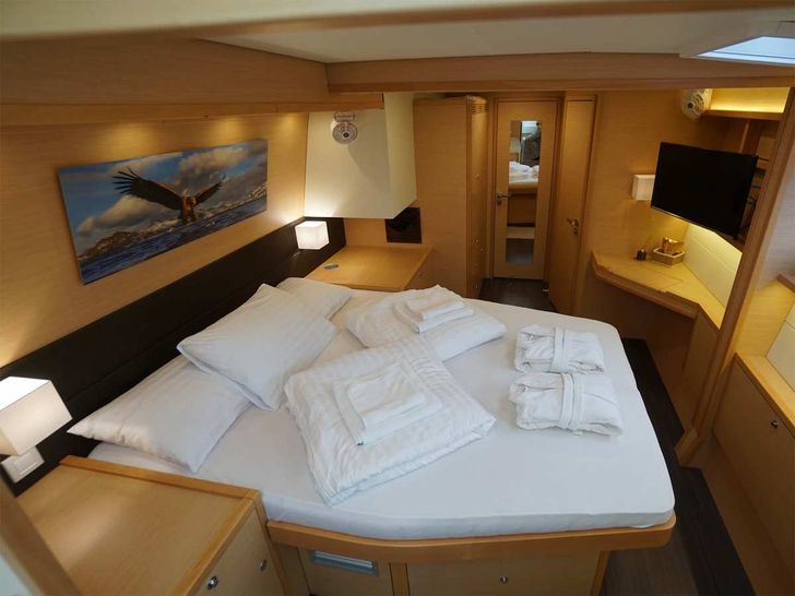 STARLIGHT Lagoon 560 master cabin STARLIGHT Lagoon 560 master cabin