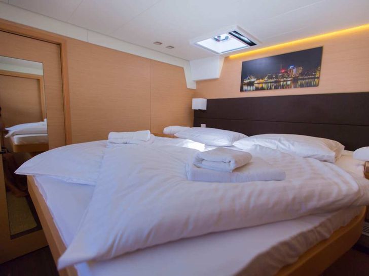 STARLIGHT Lagoon 560 VIP cabin 1 STARLIGHT Lagoon 560 VIP cabin 1