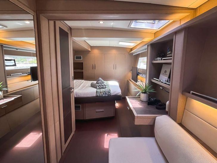 JAN'S FELION Lagoon 630 - Master Cabin Seating JAN'S FELION Lagoon 630 - Master Cabin Seating